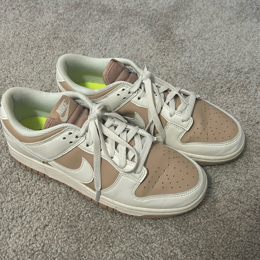 Women’s Nike Dunks size 9